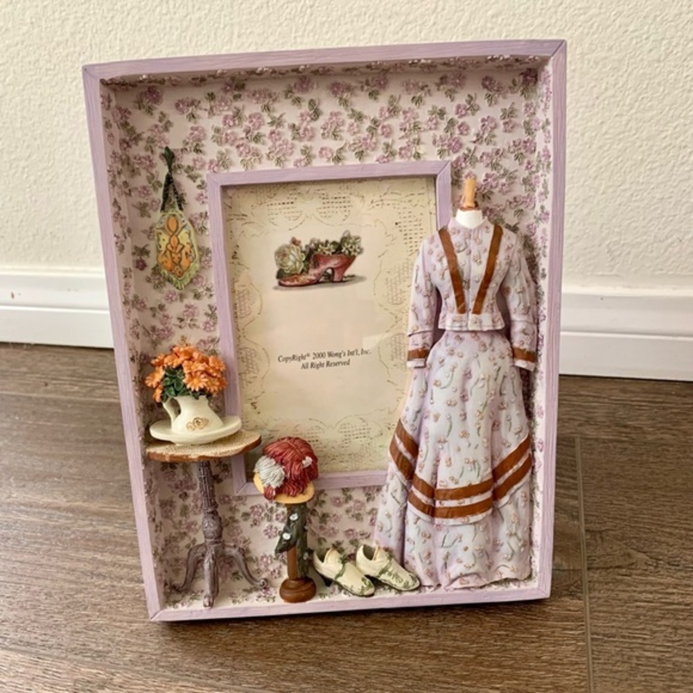 Vintage fancy dress photo frame 7/10”